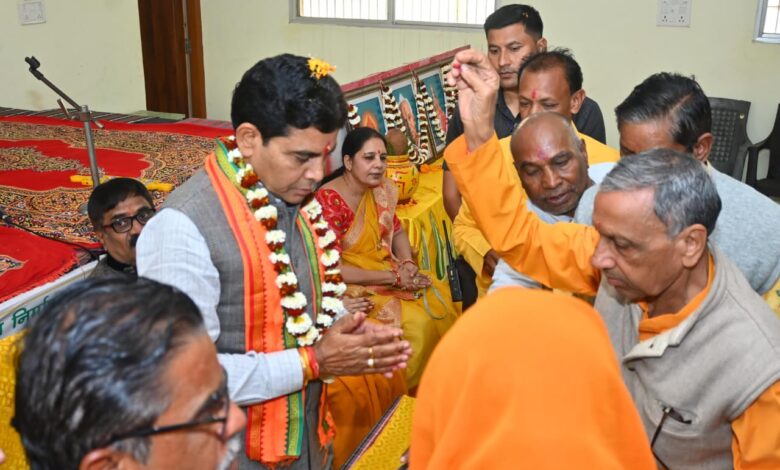 राजस्व मंत्री बलौदाबाजार के गायत्री पीठ में आयोजित आवासीय नारी सशक्तिकरण प्रशिक्षक प्रशिक्षण शिविर में शामिल हुए…