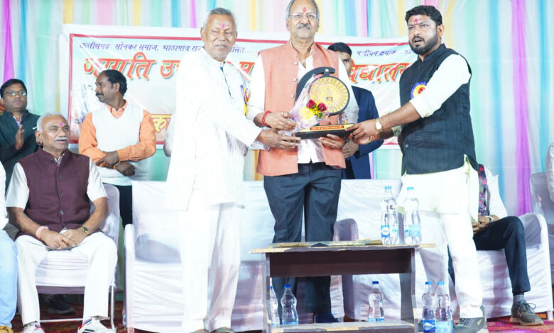 Raipur : स्कूली पाठ्यक्रम में शमिल होंगे योग और प्राणायाम: शिक्षा मंत्री श्री बृजमोहन अग्रवाल Raipur : स्कूली पाठ्यक्रम में शमिल होंगे योग और प्राणायाम: शिक्षा मंत्री श्री बृजमोहन अग्रवाल