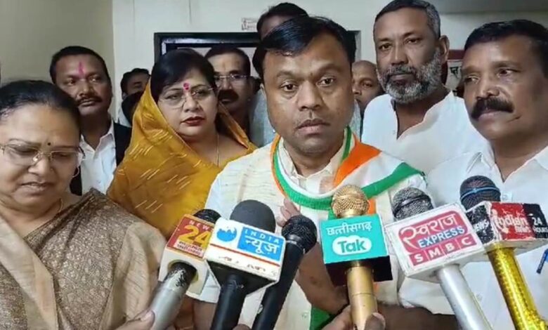 भाजपा सरकार पर पीसीसी अध्यक्ष दीपक बैज का पलटवार, कहा- बीजेपी बता दें एक भी ऐसा काम जिसका जनता को सीधा लाभ  मिल रहा हो…