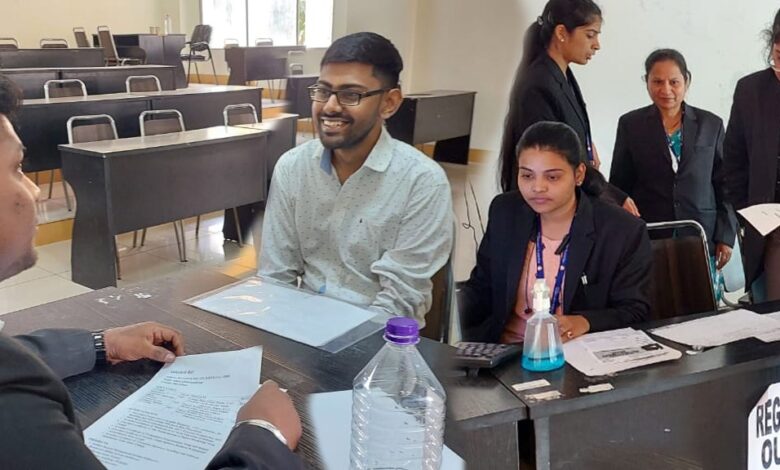 आंजनेय विश्वविद्यालय में दो दिवसीय प्लेसमेंट ड्राइव, तत्काल मिला ज्वाइनिंग लेटर – मंगलवार को भी सुनहरा अवसर…