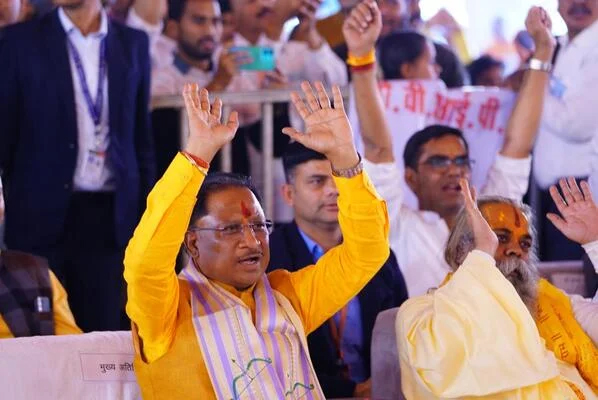 प्रधानमंत्री के संबोधन में जैसे ही माता शबरी का जिक्र आया, शिवरीनारायण के नागरिकगणों ने जय श्रीराम और जय माता शबरी के नारे लगाये