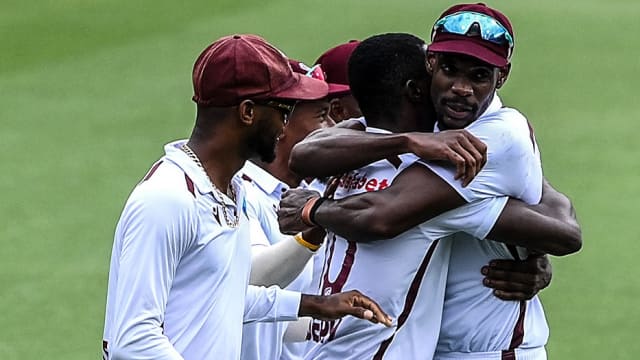 क्रिकेट के इतिहास में आज दो बड़ी जीत, ऑस्ट्रेलिया को वेस्टइंडीज ने गाबा में हराया और …