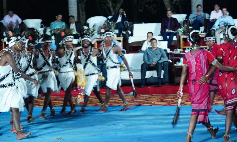 रक्षा महाविद्यालय के अध्ययन दल को खूब भाया बस्तर