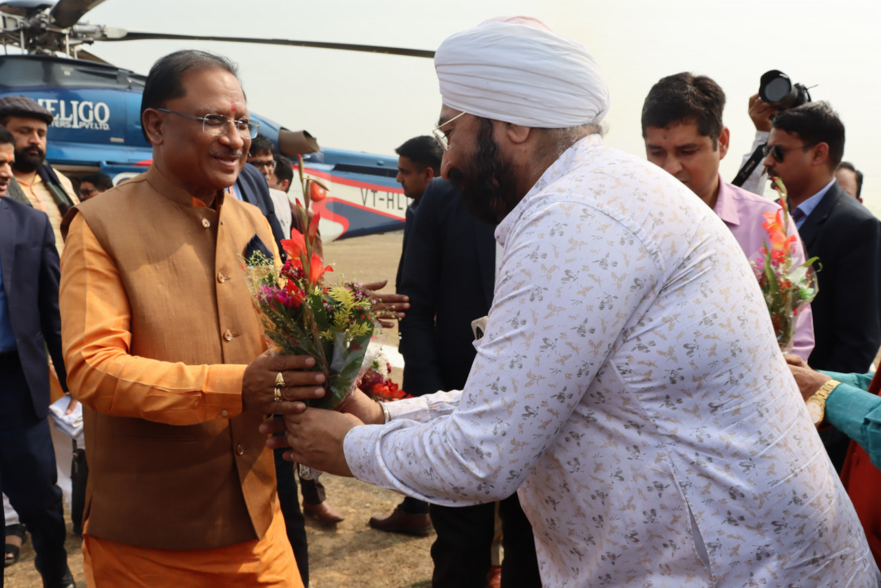 Chief Minister Vishnu Dev Sai reached Indraprastha Stadium Helipad Pusaur in Raigarh district.