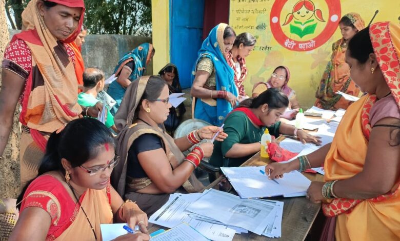महतारी वंदन योजना के लिए राज्य में 35 लाख 49 हजार से अधिक महिलाओं ने भरा आवेदन