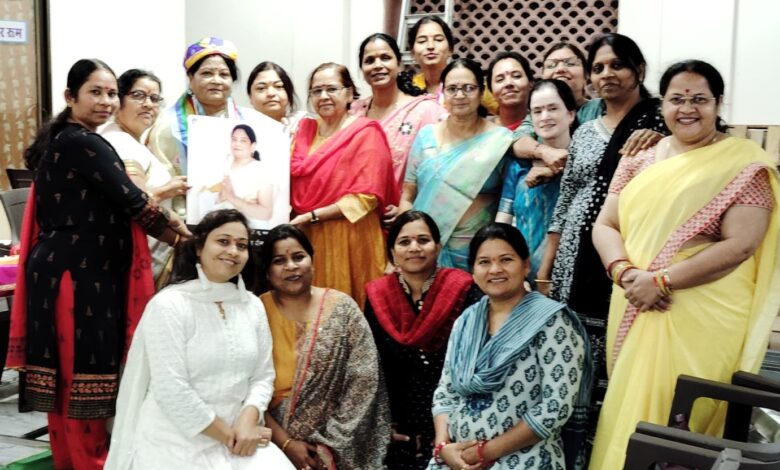 पुरानी की विदाई, नई कार्यकारिणी का हुआ गठन, आगामी 2 वर्षों के लिए चयनित हुईं अध्यक्ष वर्षा जैन