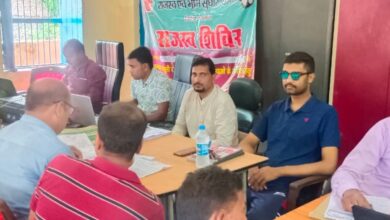 राजस्व शिविरों को ग्रामीणों और किसानों का मिला अच्छा प्रतिसाद