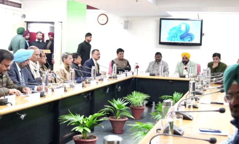 किसान संगठनों और केंद्र मंत्रियों के बीच बैठक शुरू,CM भगवत मान भी हुए शामिल