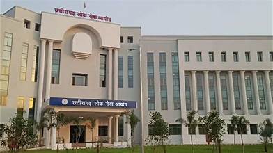 लोक सेवा आयोग के पूर्व अध्यक्ष पर केस दर्ज