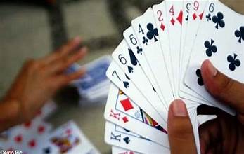 जुआरियों के अड्डे में छापा, 42 गिरफ्तार