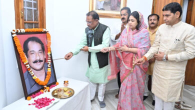 मुख्यमंत्री ने पूर्व सांसद एवं केन्द्रीय मंत्री स्वर्गीय श्री दिलीप सिंह जूदेव की जयंती पर उन्हें किया नमन