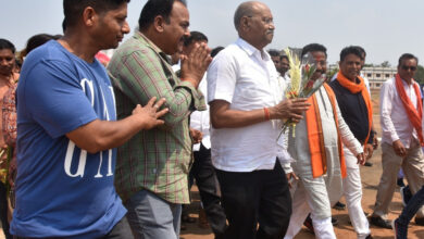 दंतेवाड़ा जिला के कारली हेलीपैड में शिक्षा मंत्री श्री बृजमोहन अग्रवाल का हुआ आत्मीय स्वागत