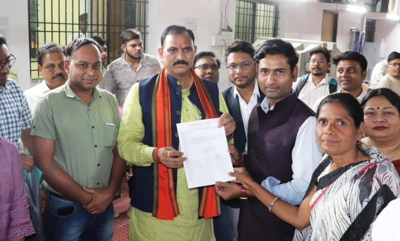 स्वास्थ्य विभाग के बर्खास्त 05 हजार कर्मी हुये बहाल और 25 हजार कर्मियों को मिला रूका वेतन…