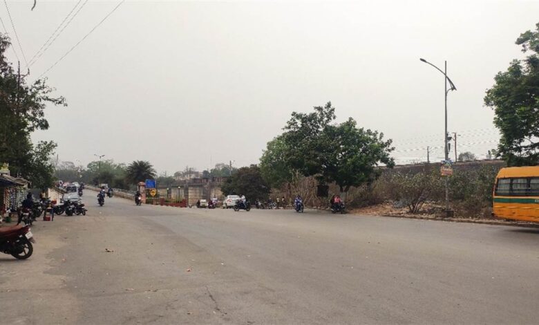 थर्मामीटर का पारा 40 के पार, गर्म हवाओं से लोग हलाकान