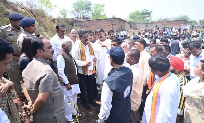 डिप्टी सीएम ने घटना स्थल का किया मुआयना, घायलों से भी मिले