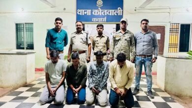 आनलाईन सट्टा खिलाते 4 लोग पकड़े गए