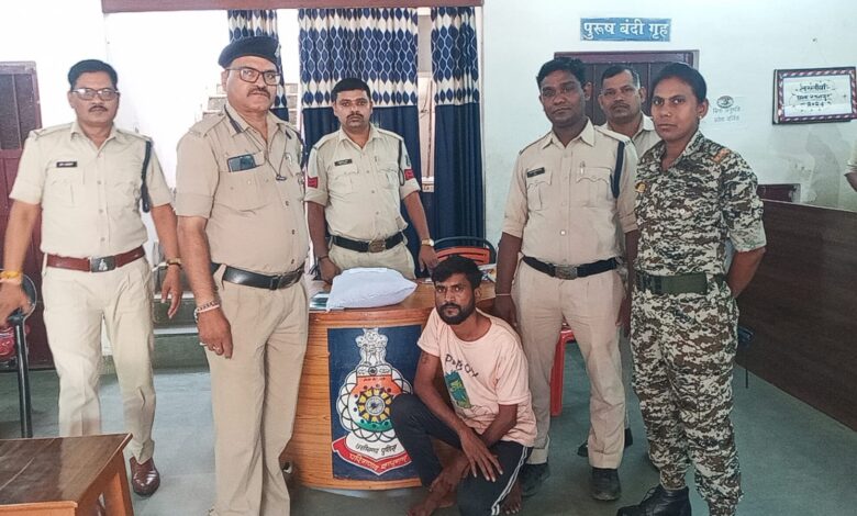 नशे का व्यापार करने वाले पर प्रहार, गांजा के साथ गिरफ्तार