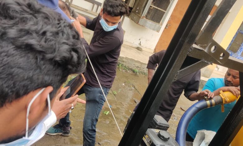 रोबोट मशीन से सीवर सफाई का किया गया डेमो