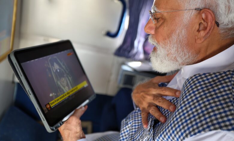 विमान में पीएम मोदी ने देखा रामलला का सूर्य तिलक