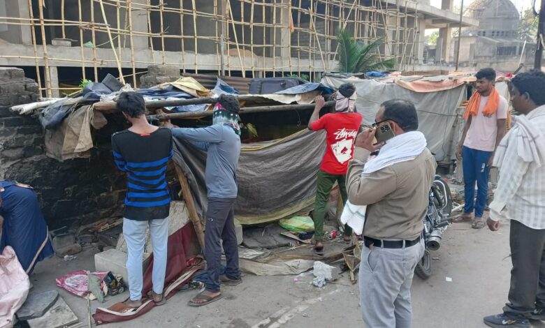 कटोरा तालाब मार्ग बूढ़ी माता मन्दिर के पास नाले के उपर कब्जा हटाया, 2 डम्पर कचरा बाहर निकला कटोरा तालाब मार्ग बूढ़ी माता मन्दिर के पास नाले के उपर कब्जा हटाया, 2 डम्पर कचरा बाहर निकला