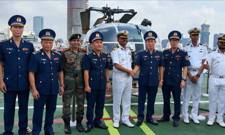 विदेशी तैनाती के हिस्से के रूप में वियतनाम में किया पोर्ट कॉल