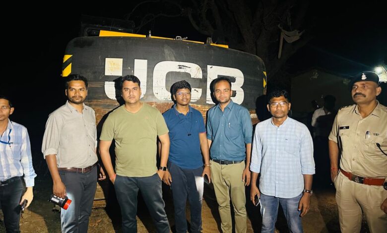 देर रात अवैध उत्खनन, जेसीबी सील