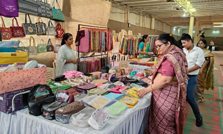 जैन व्यापार मेला : कुकिंग प्रतिस्पर्धा में महिलाओं ने बनाए लजीज पारंपरिक व्यंजन