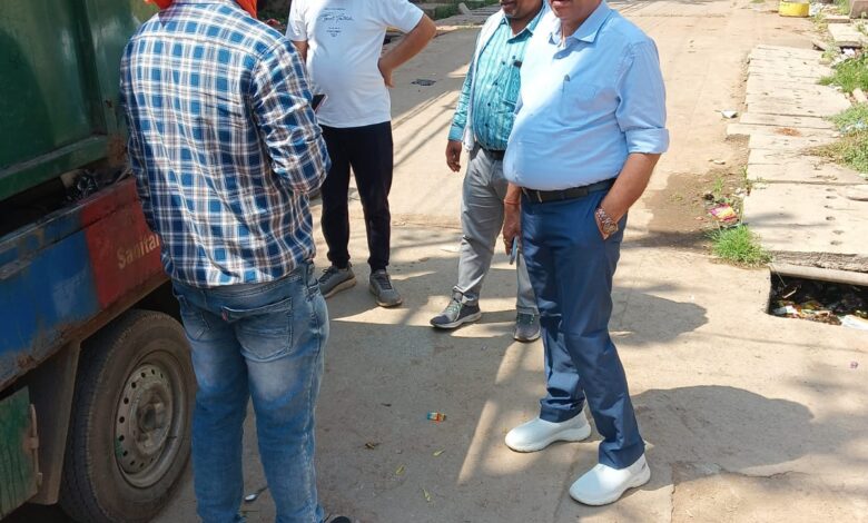 सूखा और गीला कचरा अलग – अलग लेने का कार्य शुरू