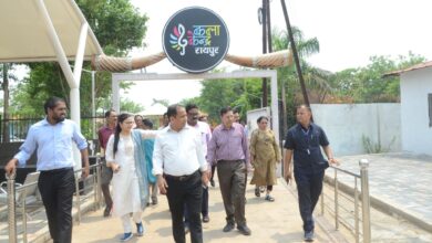 कलेक्टर डॉ. सिंह ने कला केन्द्र का किया निरीक्षण, दिये आवश्यक निर्देश