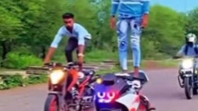 नवा रायपुर की सड़कों पर बेलगाम बाइकर्स कर रहे स्टंट