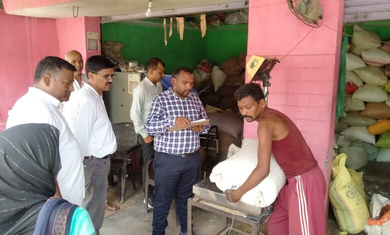 पीडीएस के चावल व चना की अवैध खरीद-फरोख्त, जब्त