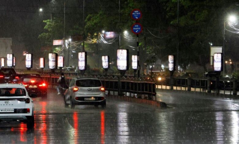 इस प्रदेश में बार-बार बदल रहा मौसम, कहीं- कहीं गिरे ओले