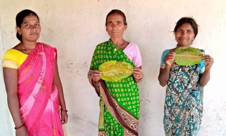 सक्रिय मतदाता टोली द्वारा घर-घर पहुंचा साल पत्र मतदान न्यौता…