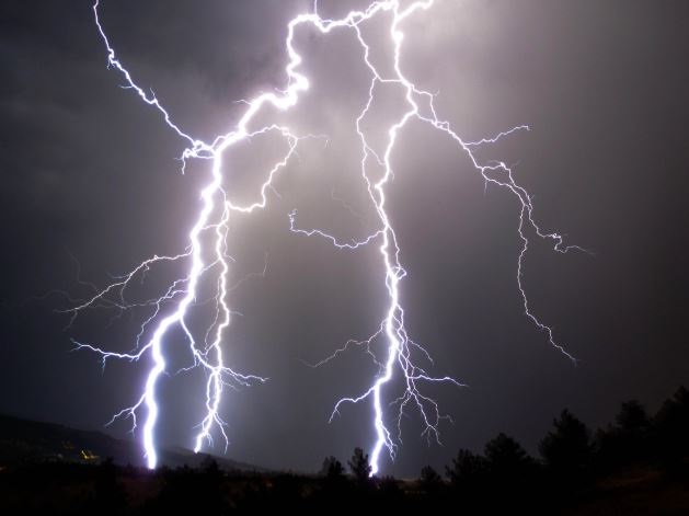 आकाशीय बिजली की चपेट में आने से 11 लोगों की मौत