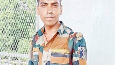 आरक्षक ने खुद पर चलाई गोली