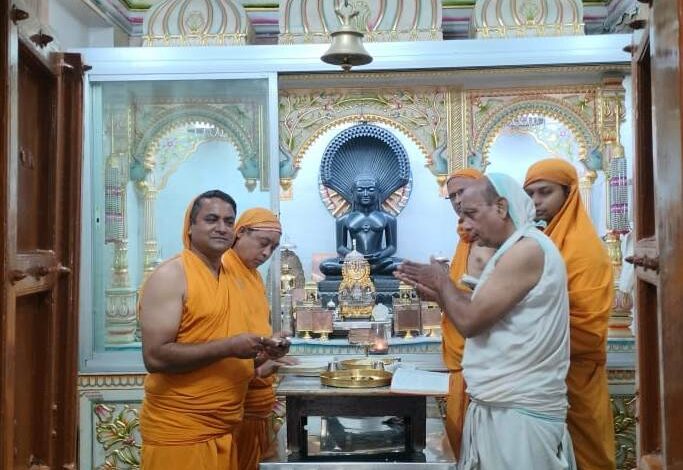 दिगंबर जैन बड़ा मंदिर में मनाया गया भगवान महावीर का तप कल्याणक दिवस