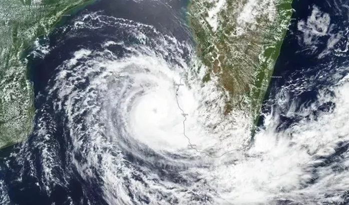 आंधी-तूफान, भारी बारिश की चेतावनी