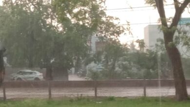 बदला मौसम का मिजाज, अंधड़ के साथ हुई झमाझम बारिश