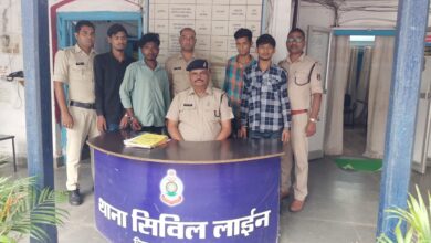 युवक पर मिर्ची पाउडर डालकर चाकू चलाने वाले आरोपी पुलिस के गिरफ्त में