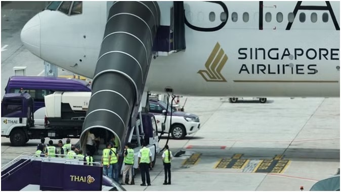 फ्लाइट में खतरनाक टर्बुलेंस, कई यात्री गंभीर चोटों का शिकार हुए 