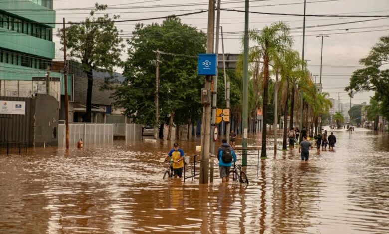 ब्राजील में भारी बारिश से अब तक 75 लोगों की मौत ब्राजील में भारी बारिश से अब तक 75 लोगों की मौत
