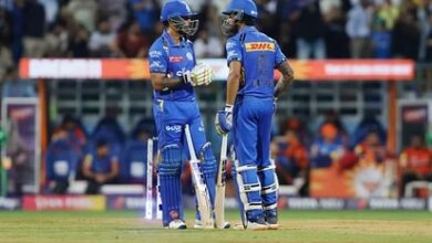 सूर्यकुमार ने 51 गेंदों पर लगाई सेंचुरी, रोहित की बराबरी की