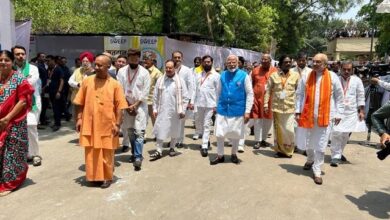 पीएम मोदी ने वाराणसी से दाखिल किया नामांकन, सीएम योगी भी साथ में मौजूद रहे