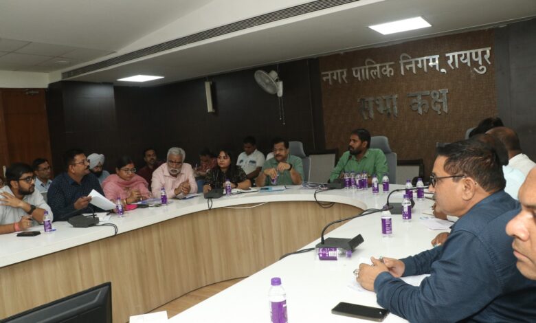 आयुक्त ने संक्रामक रोगों की संभावनाओं को ध्यान में रखते हुए रोकथाम अभियान चलाने दिए निर्देश