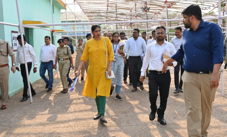 मुख्य निर्वाचन पदाधिकारी कंगाले ने मतगणना के लिए स्ट्रांग रूम और मतगणना कक्ष की तैयारियों का जायजा