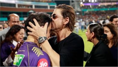 शाहरुख ने गंभीर के माथे पर किया किस