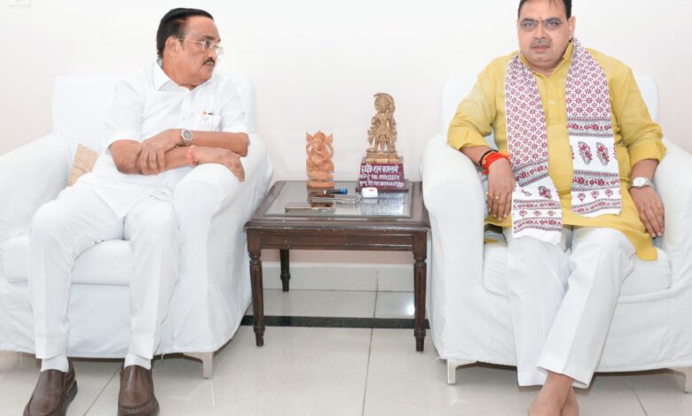 मुख्यमंत्री की केंद्रीय जल शक्ति मंत्री से मुलाकात, राजस्थान में संचालित जल परियोजनाओं पर हुई चर्चा