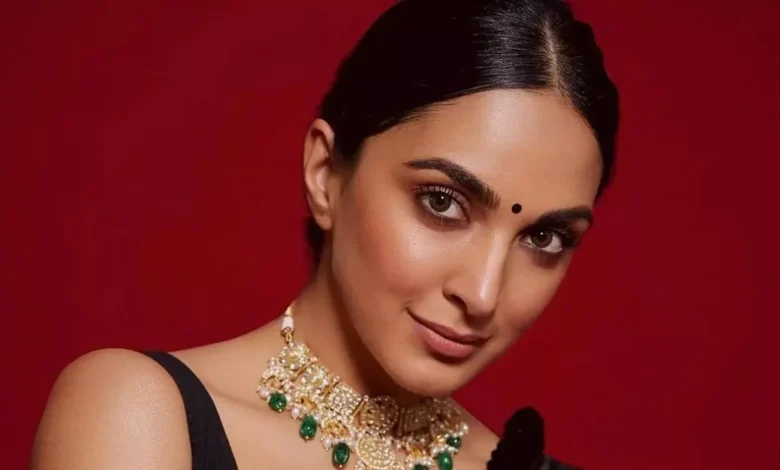 कियारा आडवाणी के बॉलीवुड में 10 साल पूरे, एयर होस्टेस ने किया हैरान कर देने वाला खुलासा