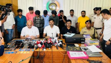 फर्जी कॉल सेंटर से ठगी का गोरखधंधा, नकली नोट भी छापते थे, 8 गिरफ्तार