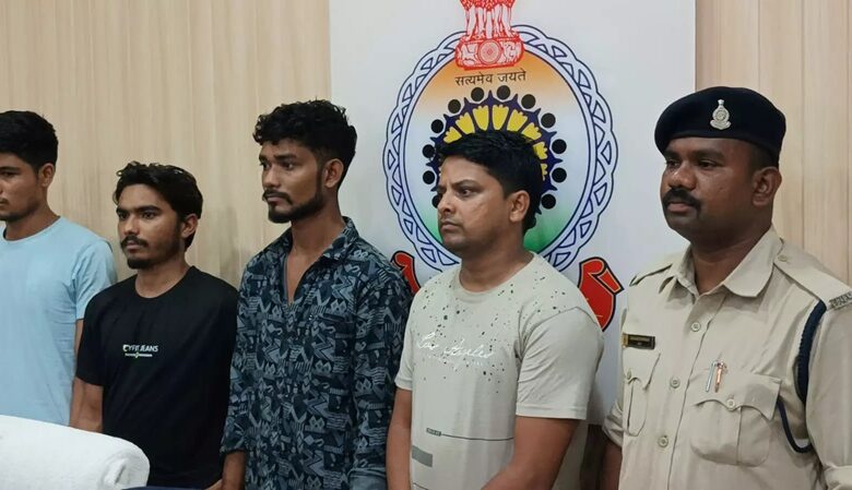 ग्रामीणों के खातों में सट्टे की रकम का लेनदेन, बैंक प्रबंधक समेत 4 गिरफ्तार